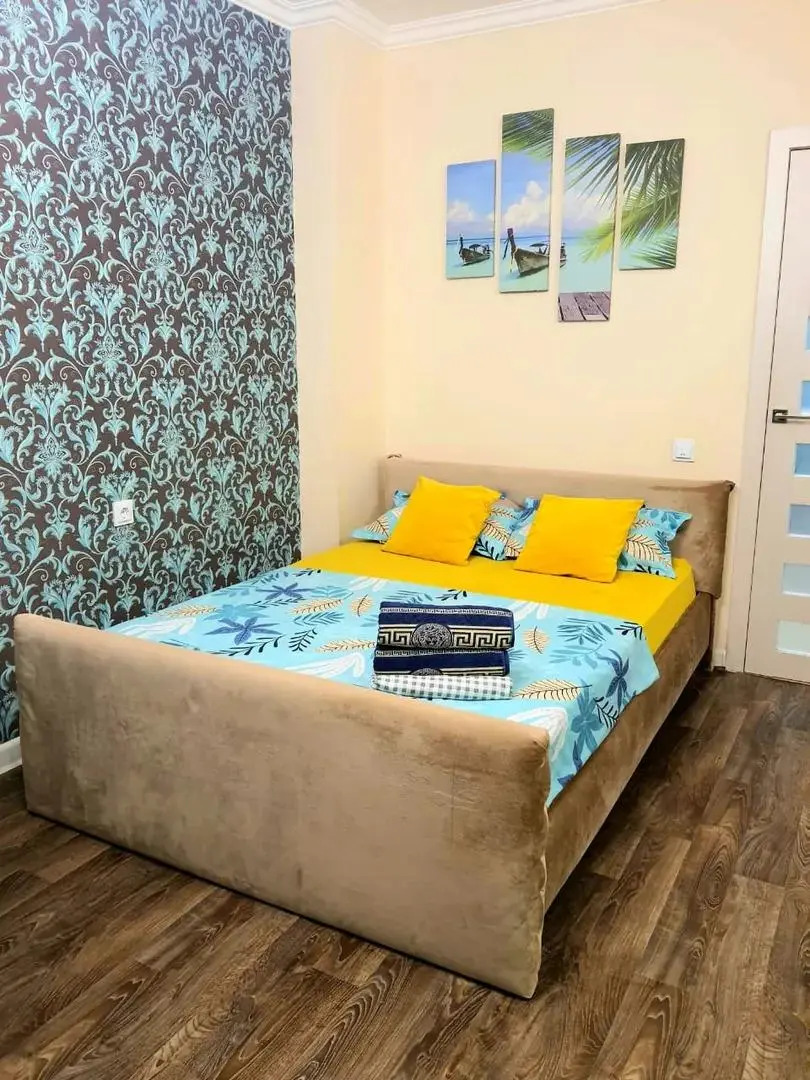 Аврора Люкс в 203-м микрорайоне 1