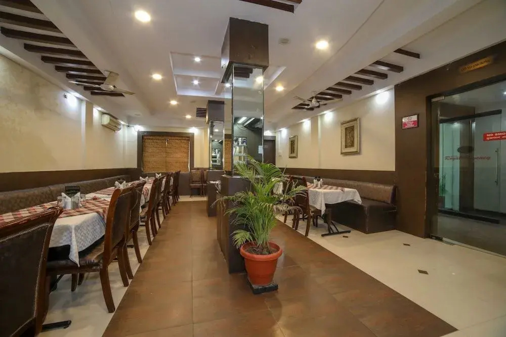 OYO 46286 Hotel Royal Regency