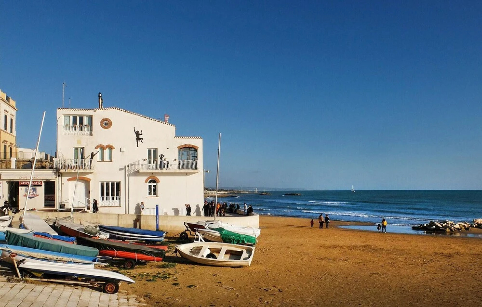 Amazing Home in Scoglitti With 4 Bedrooms and Wifi