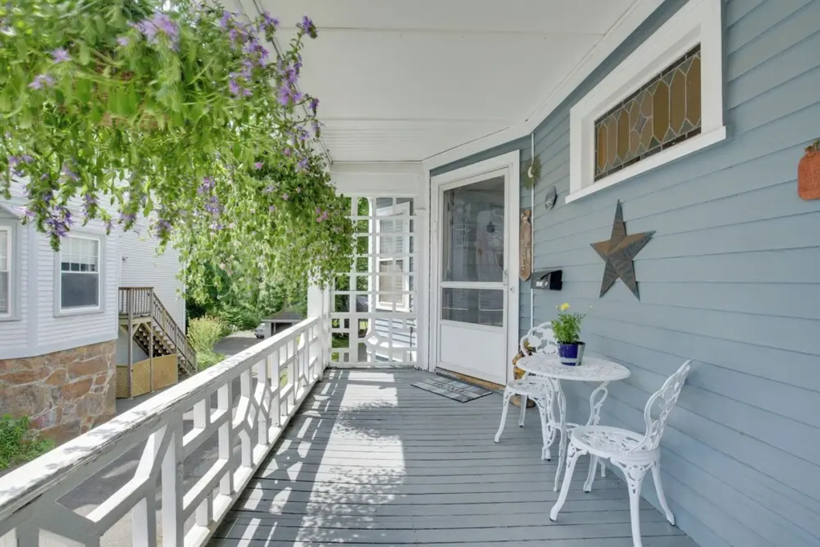 Quaint Beverly Townhome: Walk to Beach & Downtown!