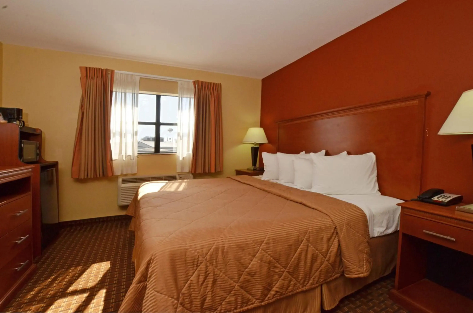 Econo Lodge Inn & Suites Little Rock SW