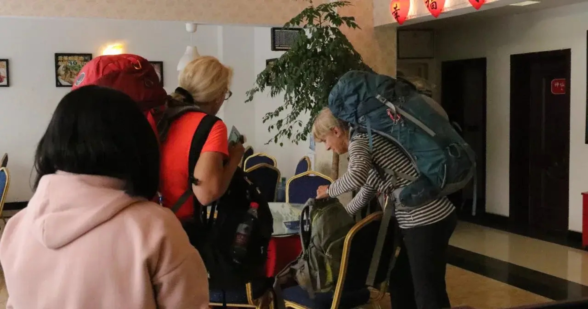 Mount Emei Happy Hotel