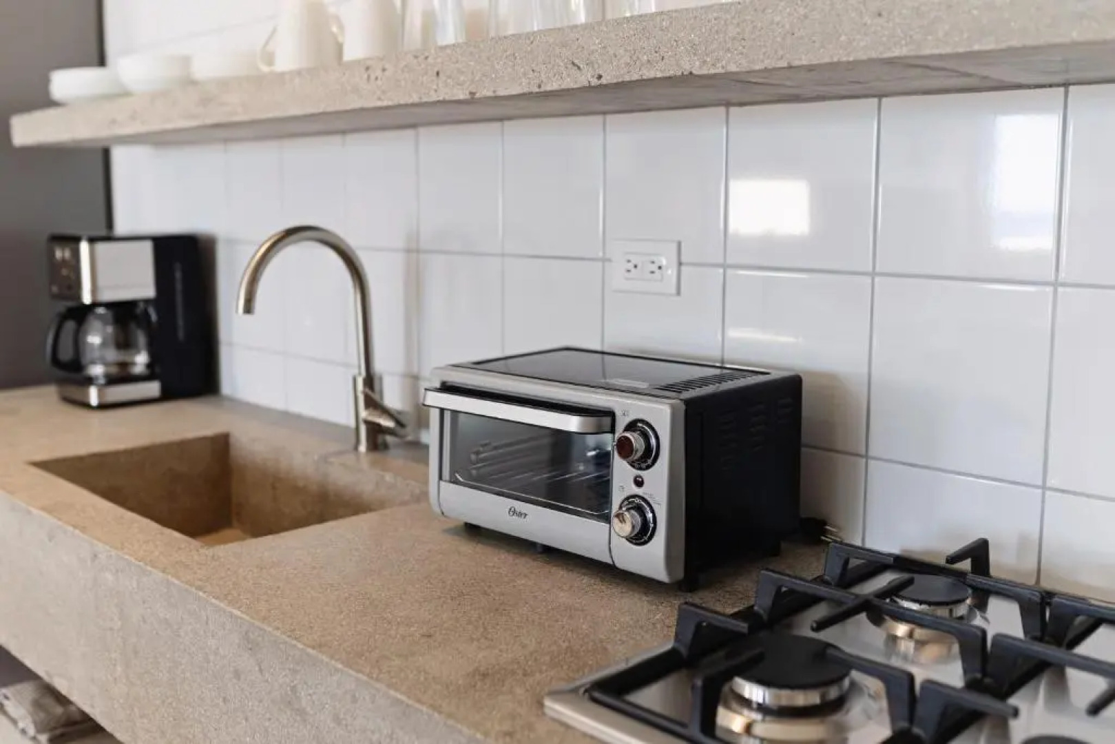 Topia Retreat - Surf Suite Sur