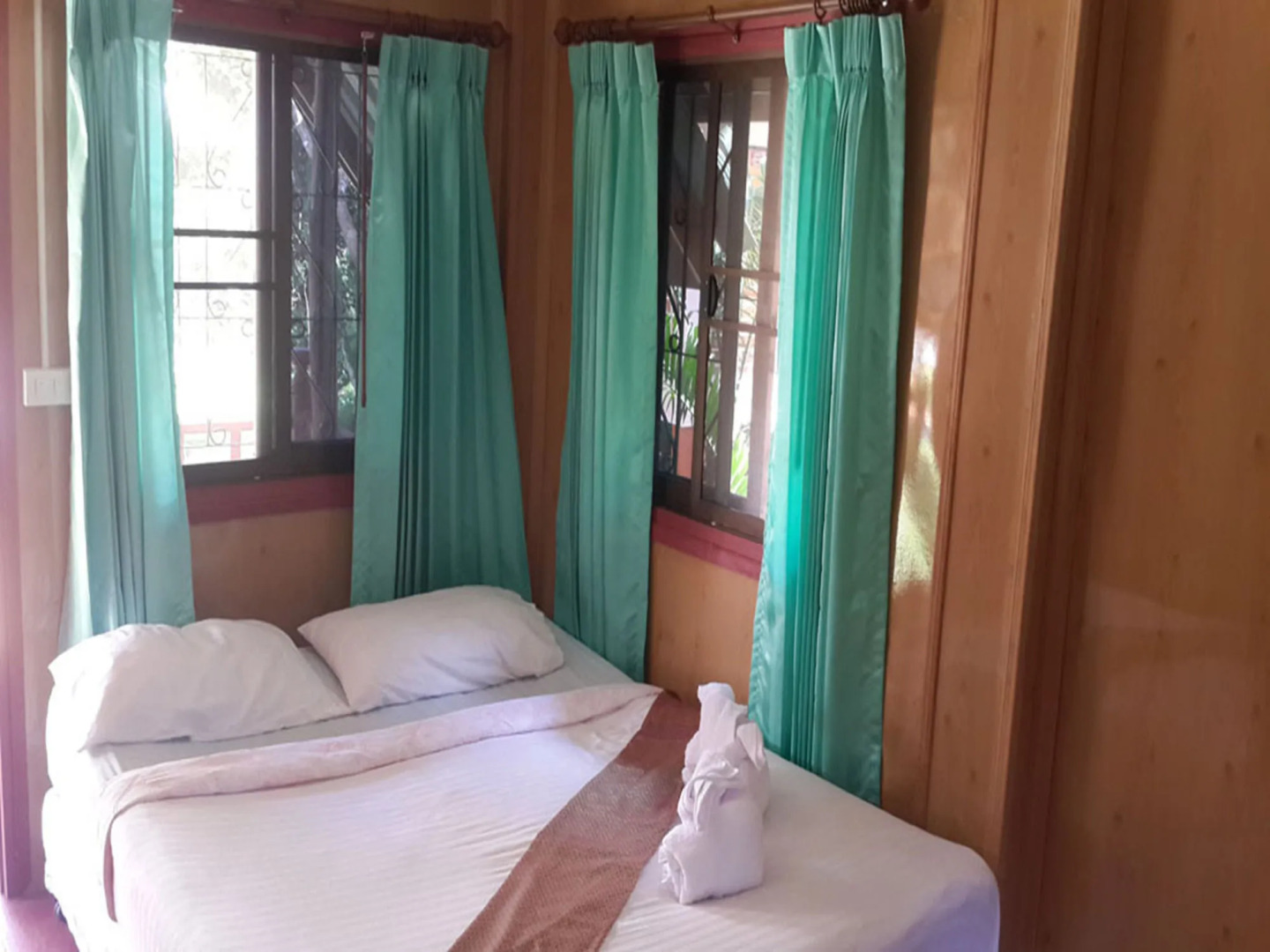 Khao Sok Jungle Huts