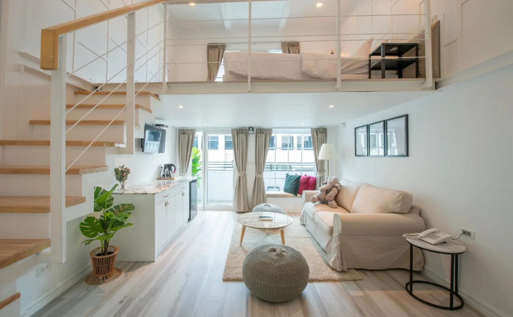 White Ivory Bed & Breakfast