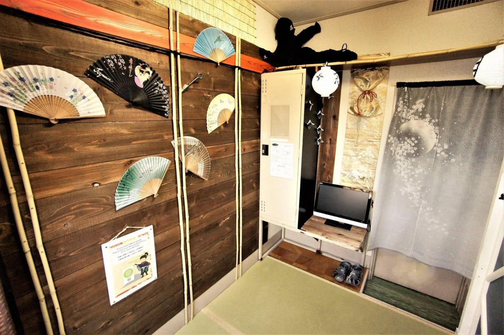 Economy Backpackers Hotel New Koyo