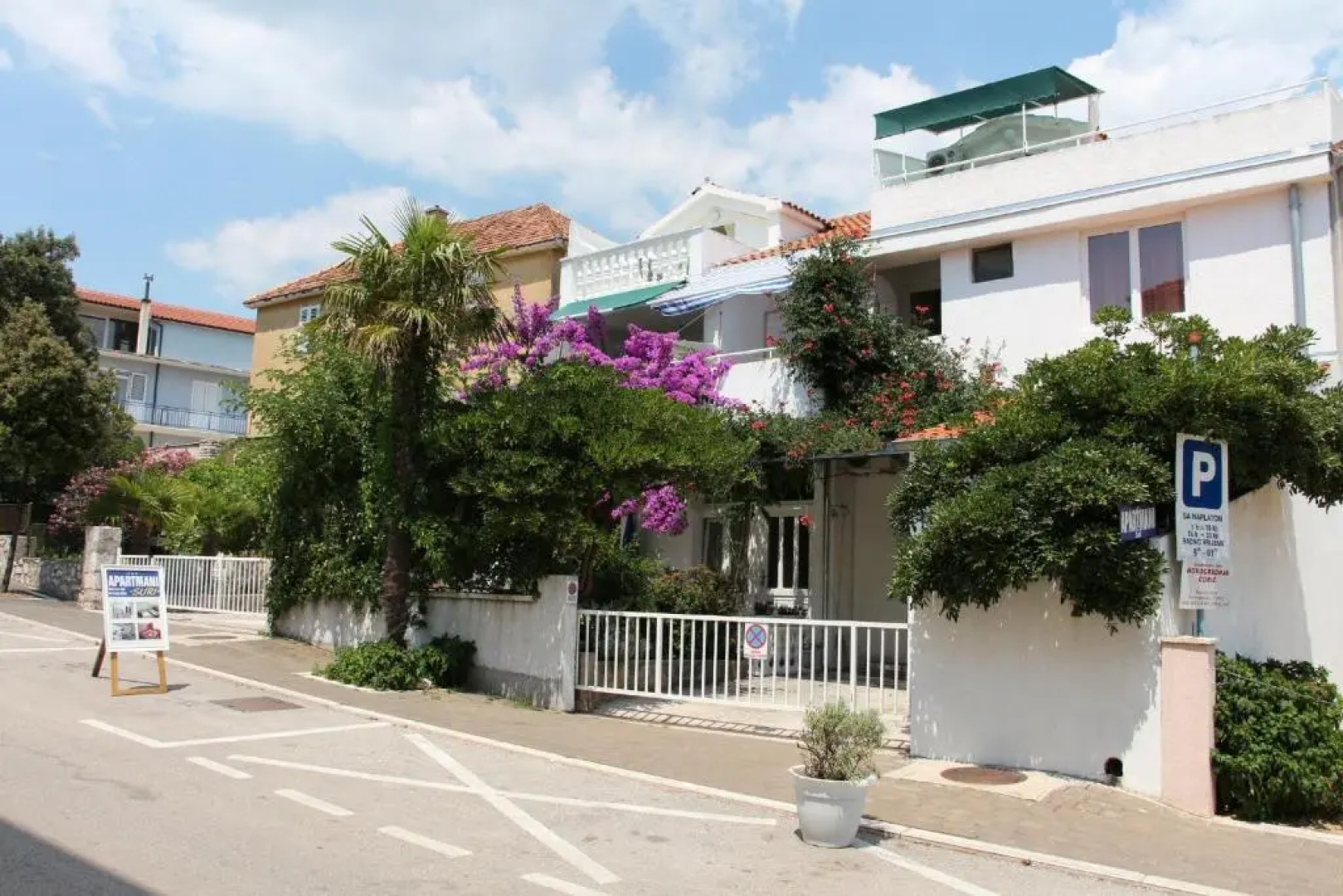 Apartments Suri