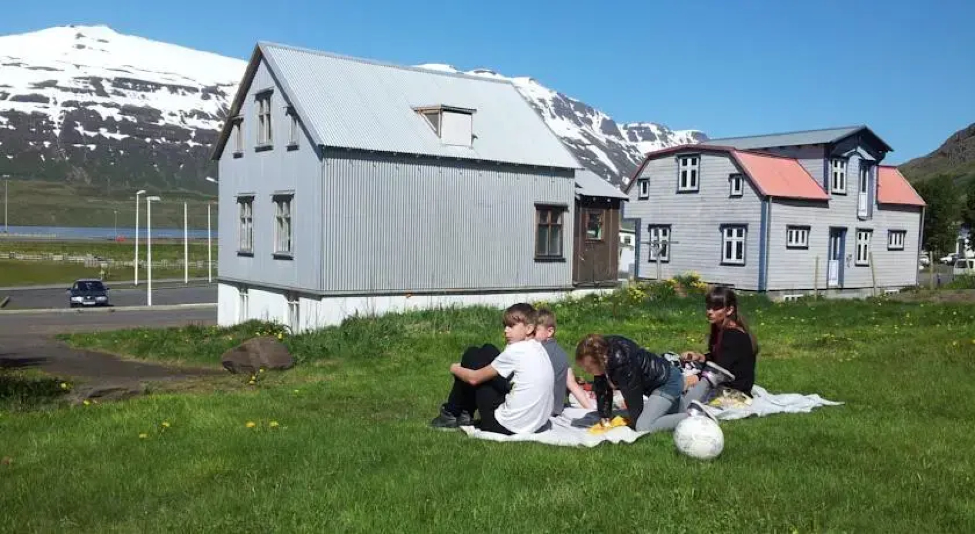 Einsdæmi Holiday Home