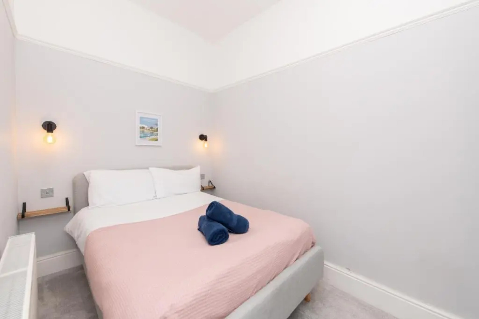 Elphinstone Apartment - Boutique 3 bed with Wi-Fi close to all amenities!