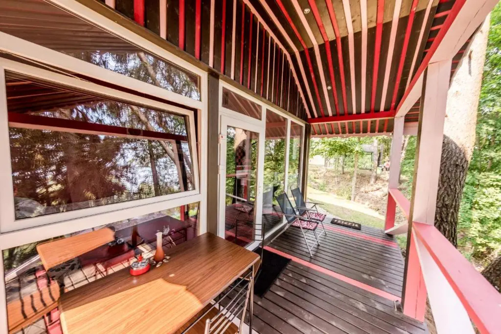 VIP Red Love house for 2