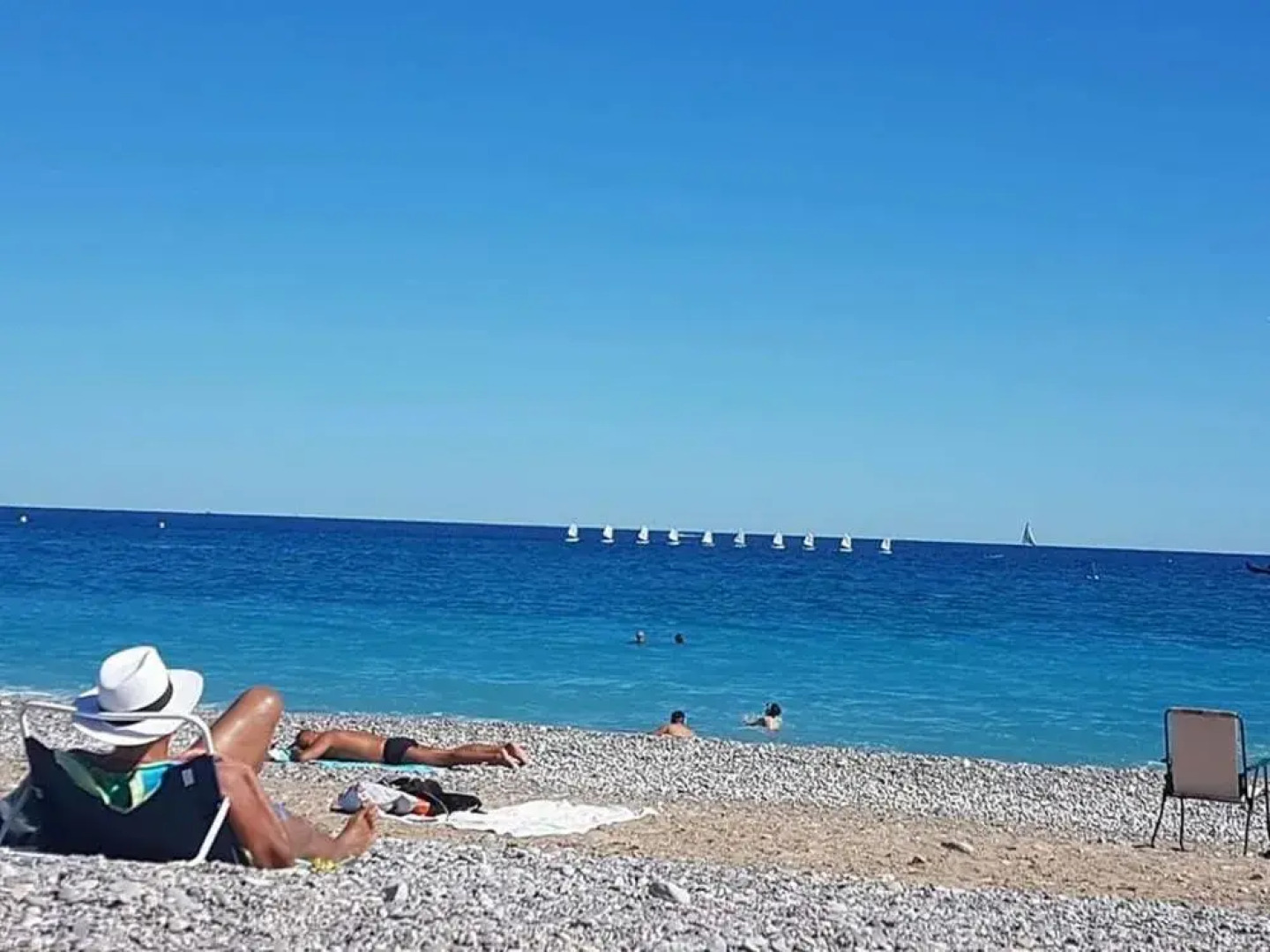 Grand studio vue mer à Marina Baie des Anges