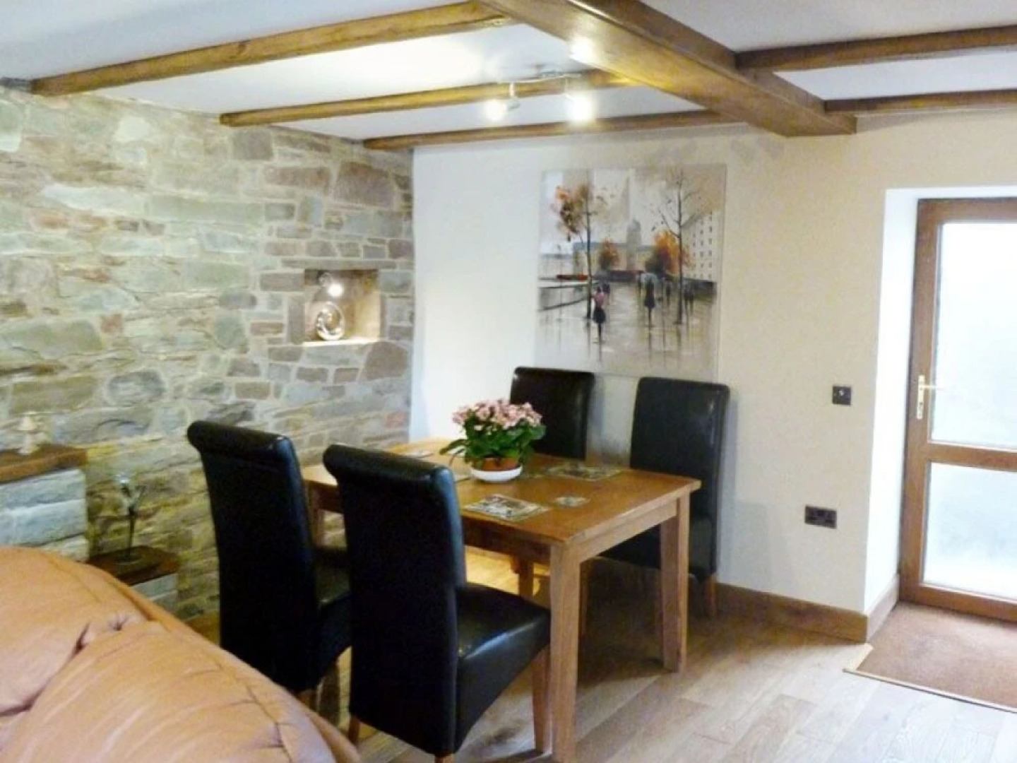 Arren Crai in Crai With 2 Bedrooms and 3 Bathrooms