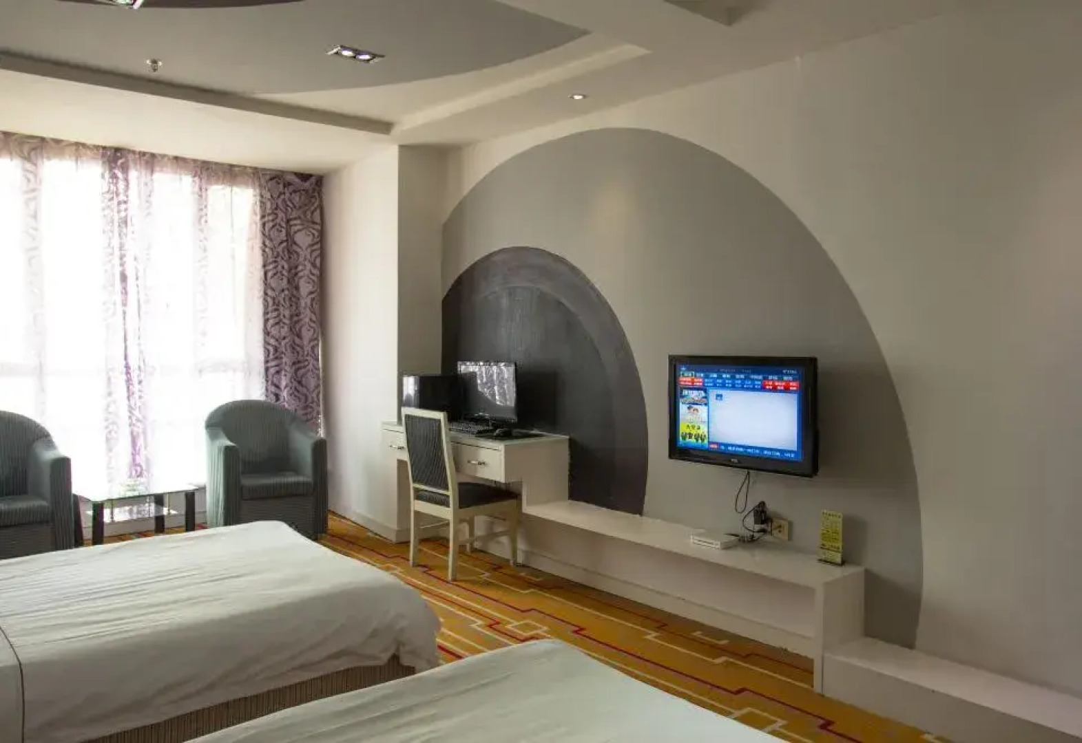 Jialun Gainian Hotel