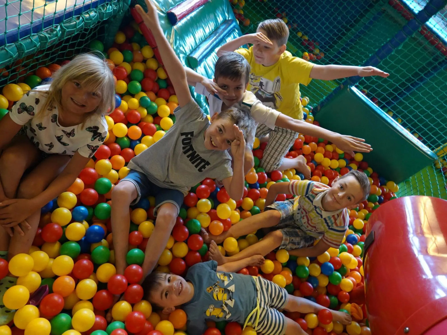 Neat Chalet With Microwave, Near Antwerp