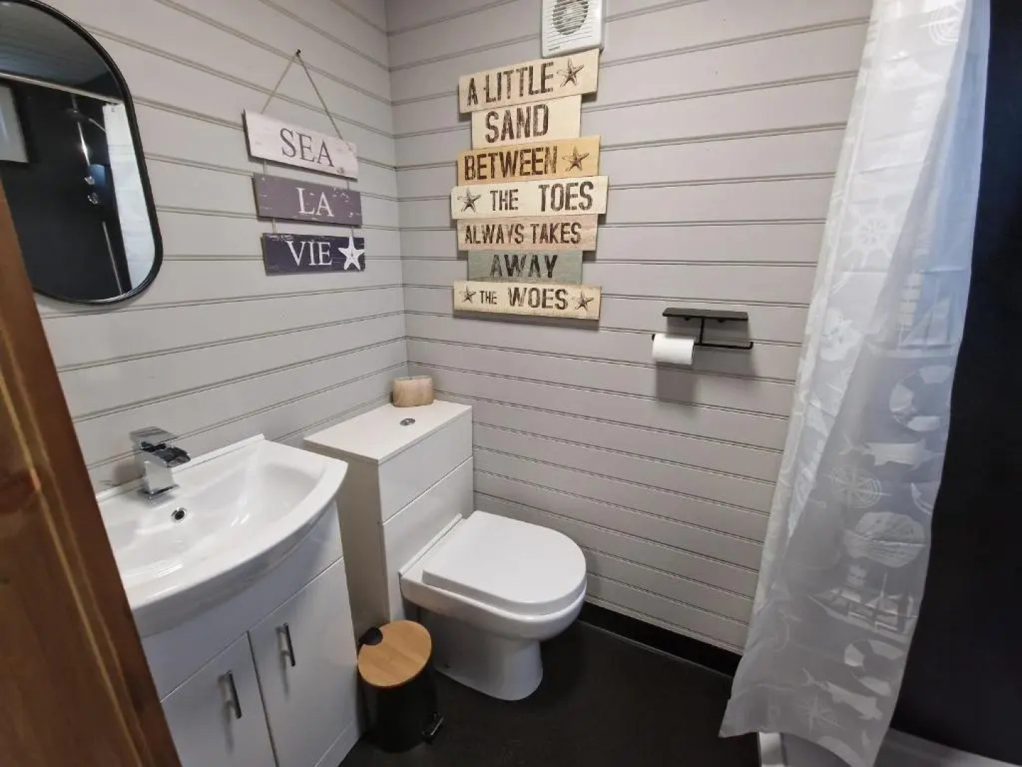 Stunning 1-bed Shepherd hut