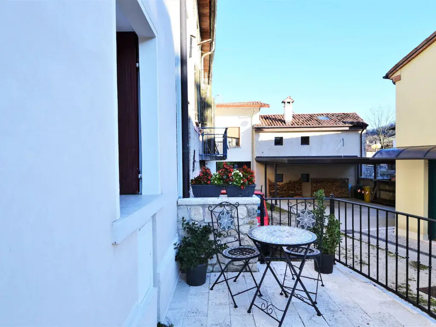 Pleasant Apartment in Miane With Shared Swimming Pool