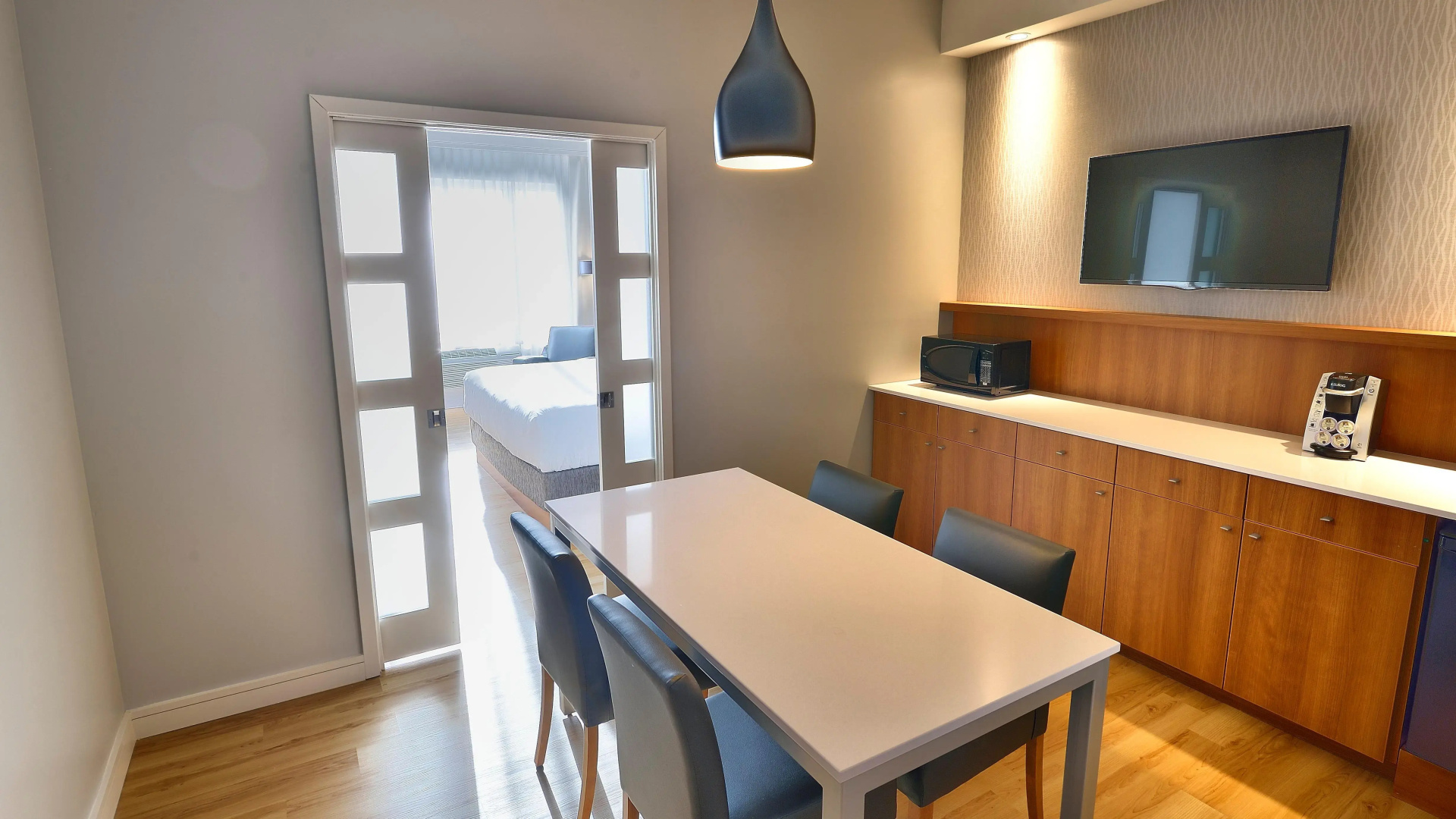 Holiday Inn Express & Suites Vaudreuil by IHG