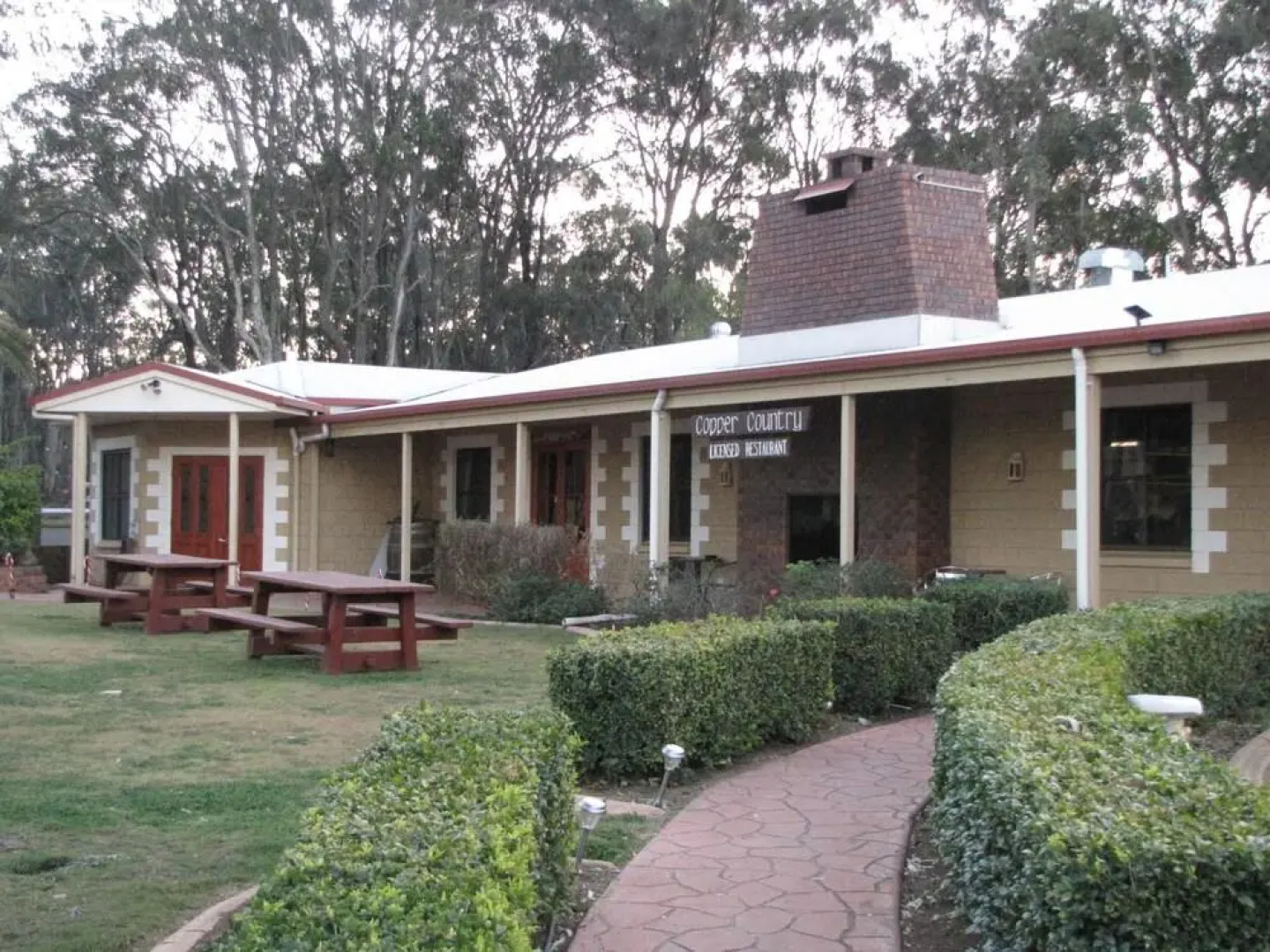 Copper Country Motor Inn & Restaurant