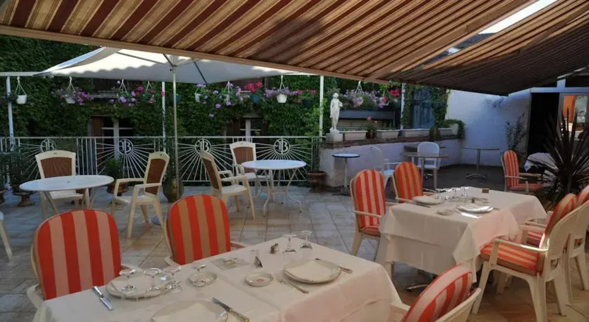 Hôtel Orsay - La Cuisine dAlain