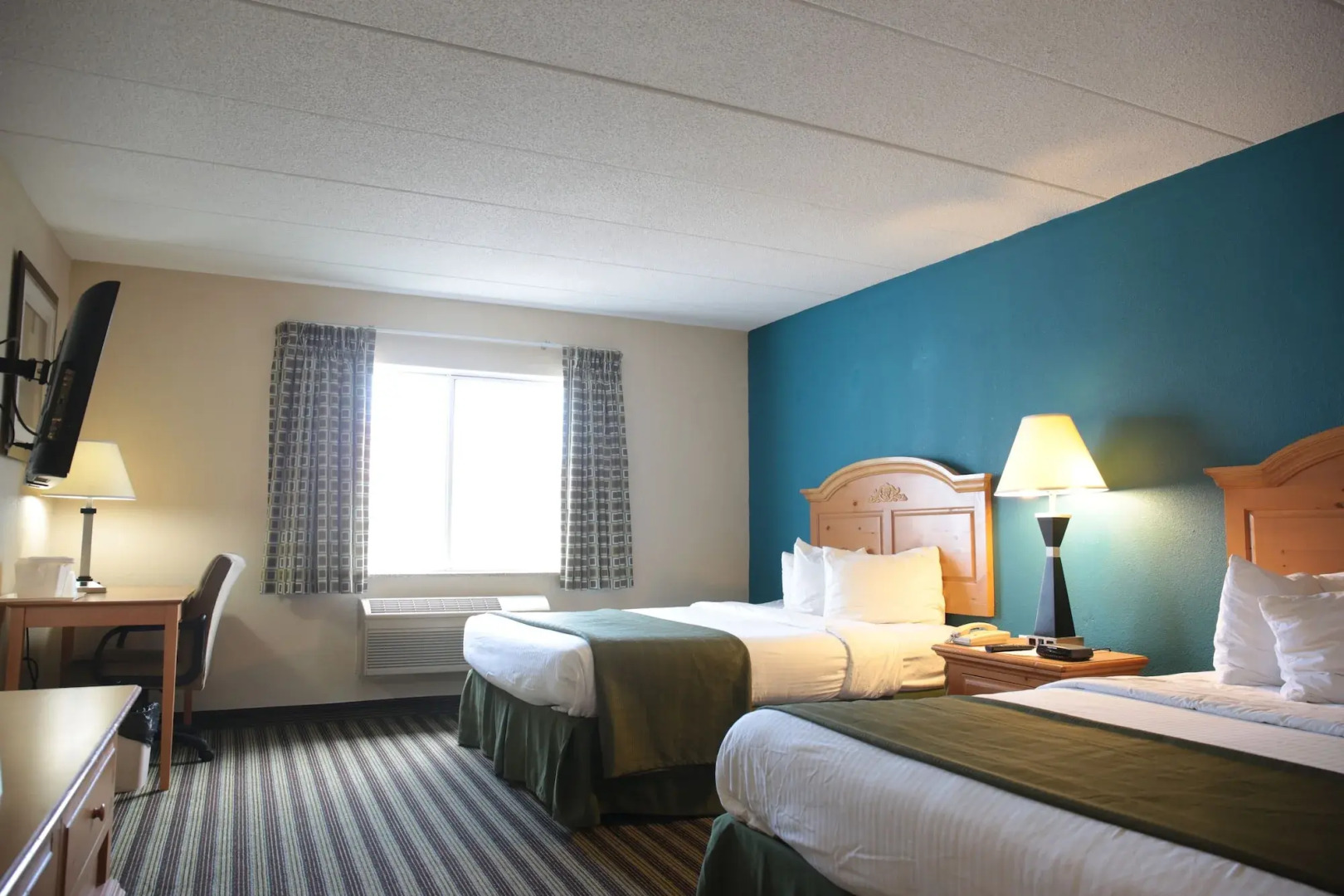 American Inn and Suites