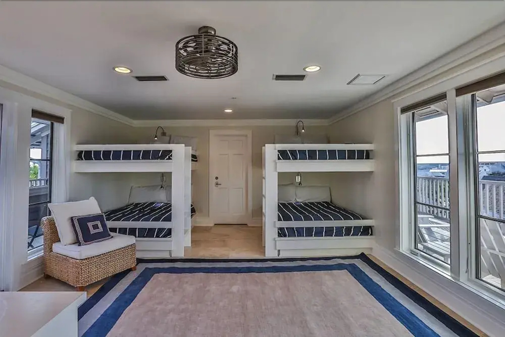 SIMMONS TOWNHOUSE 4 Bedroom Holiday Home by Five Star Properties