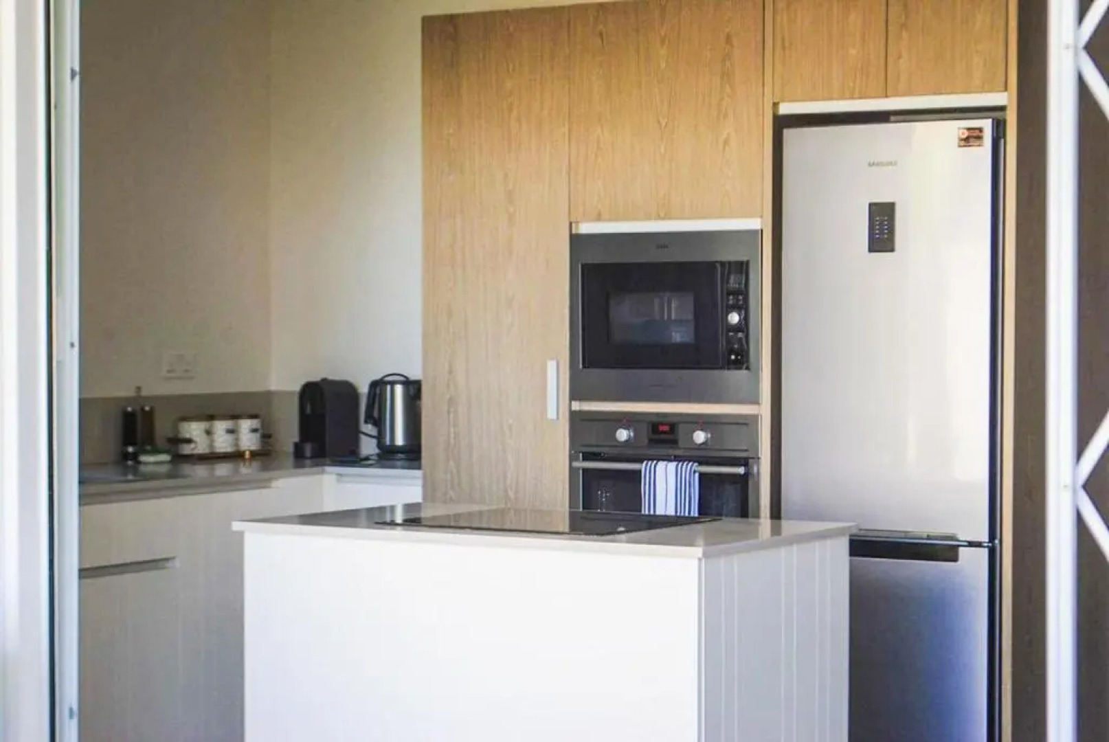 L'Escale 3 bedrooms Sea View and Beachfront Suite by Dream Escapes