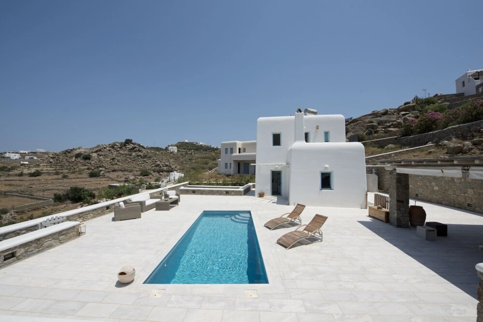 Nephiria's Villa Danelina next to Ornos&Psarou beach