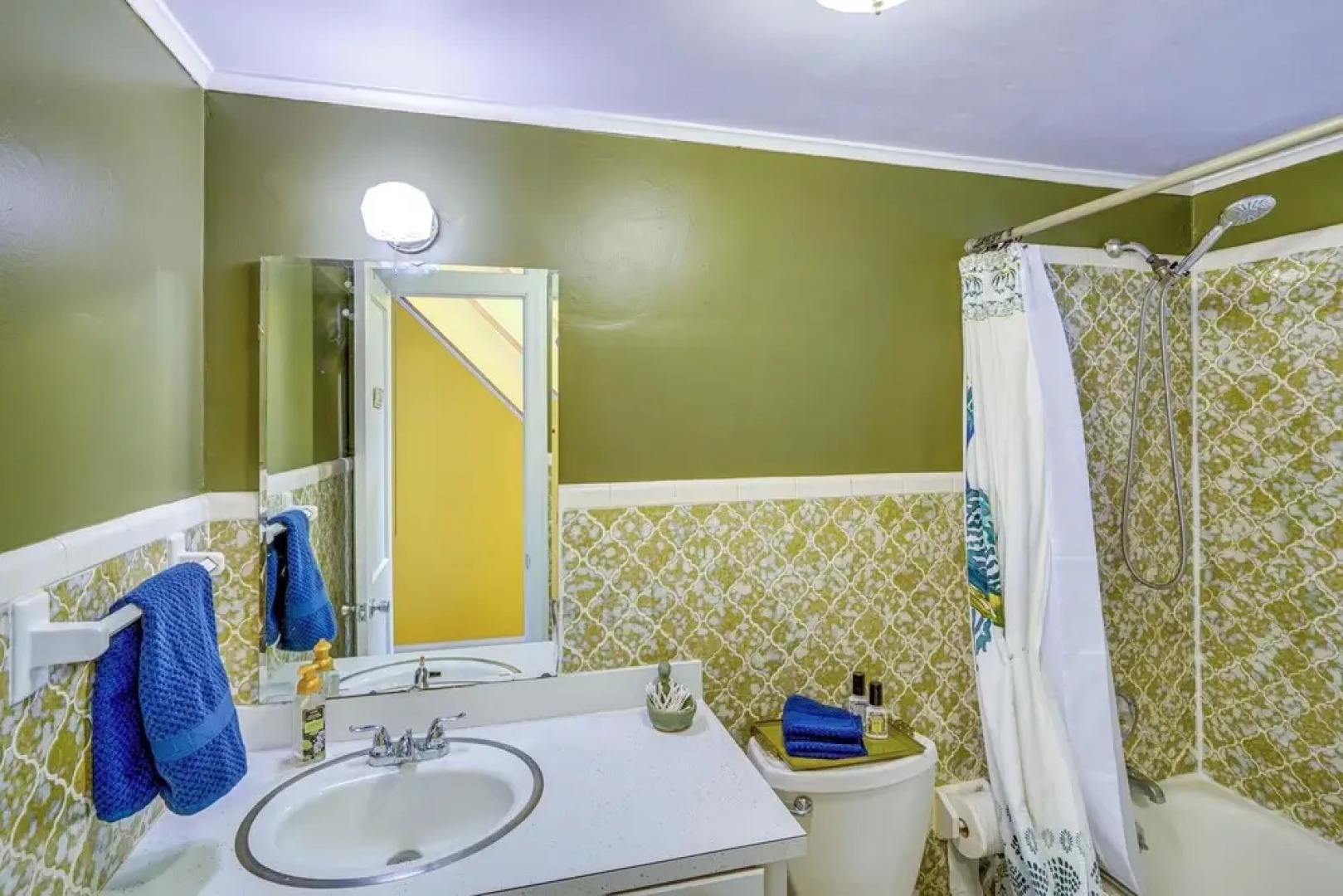 1 Mi to Dtwn: Beautiful Home in Williamstown!