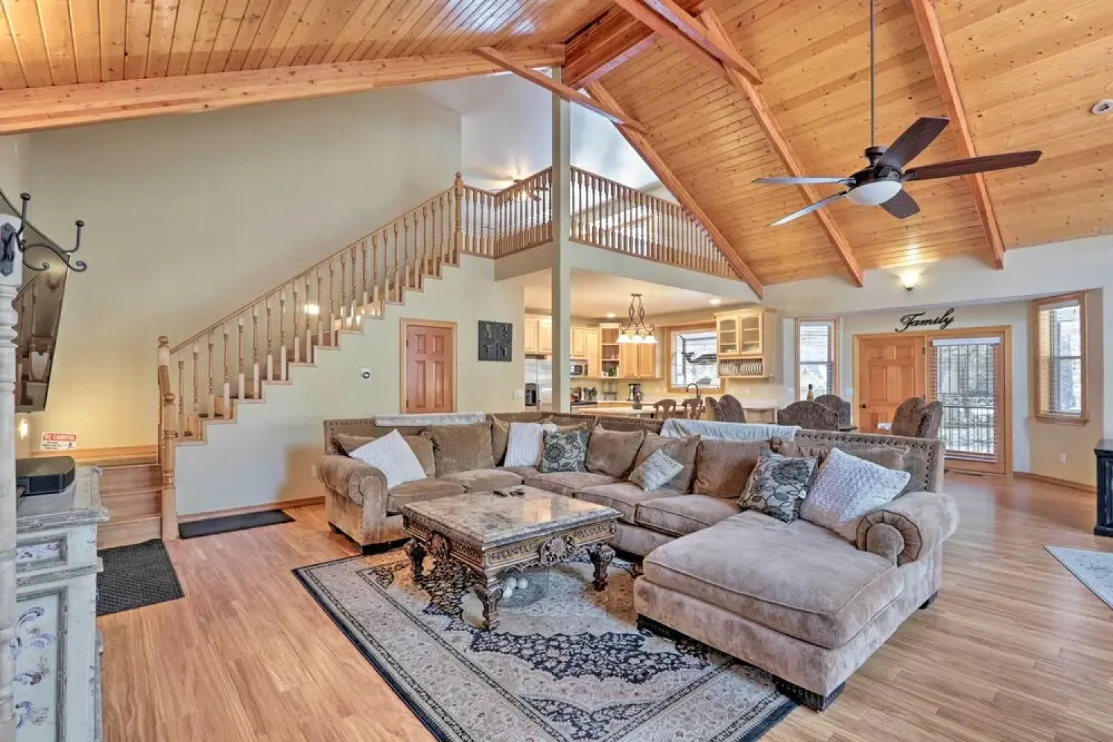 Sand Volleyball & Deck: Munds Park Getaway!