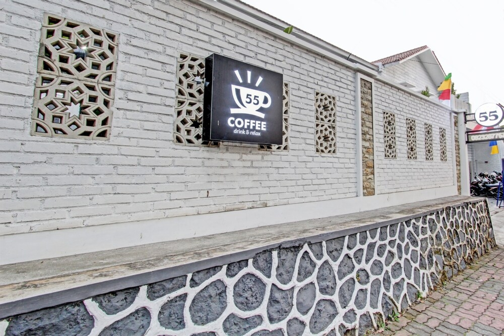 Capital O 92895 House N Caffe 55