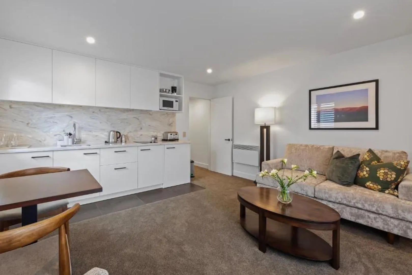 Queenstown House Luxury Lakeside Apartments