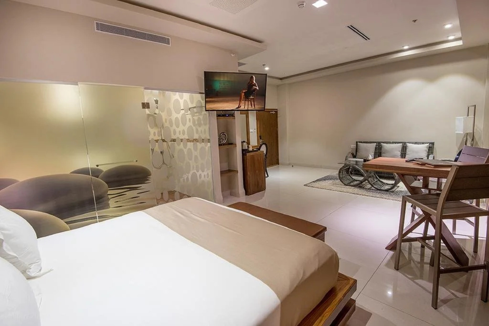 Sandrine Hotel & Spa