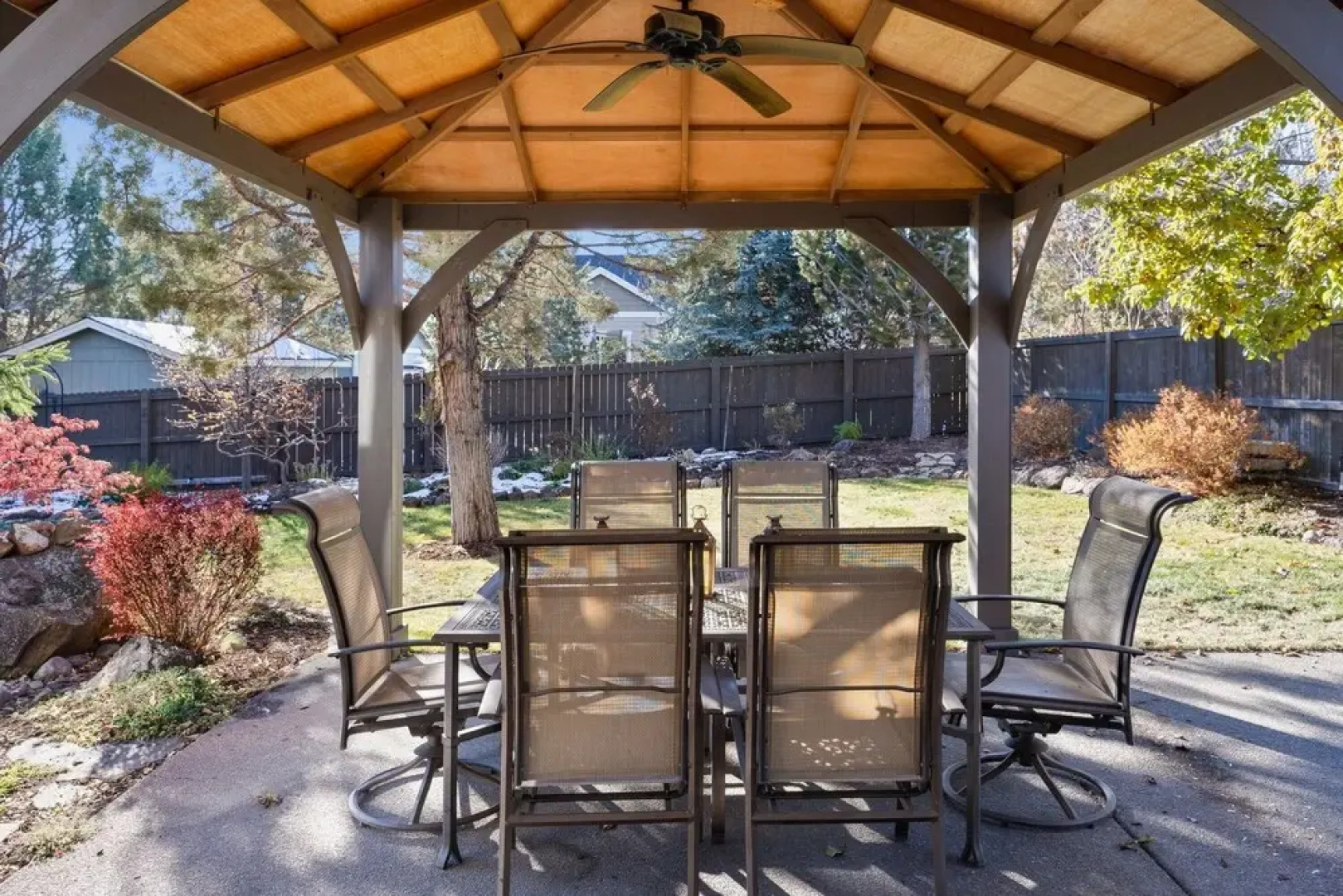 Luna View 3 Bedroom Home by Redawning