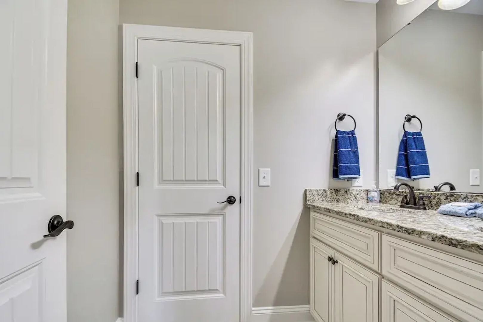 Spacious Home w/ Fireplace - Near Pinehurst Golf!