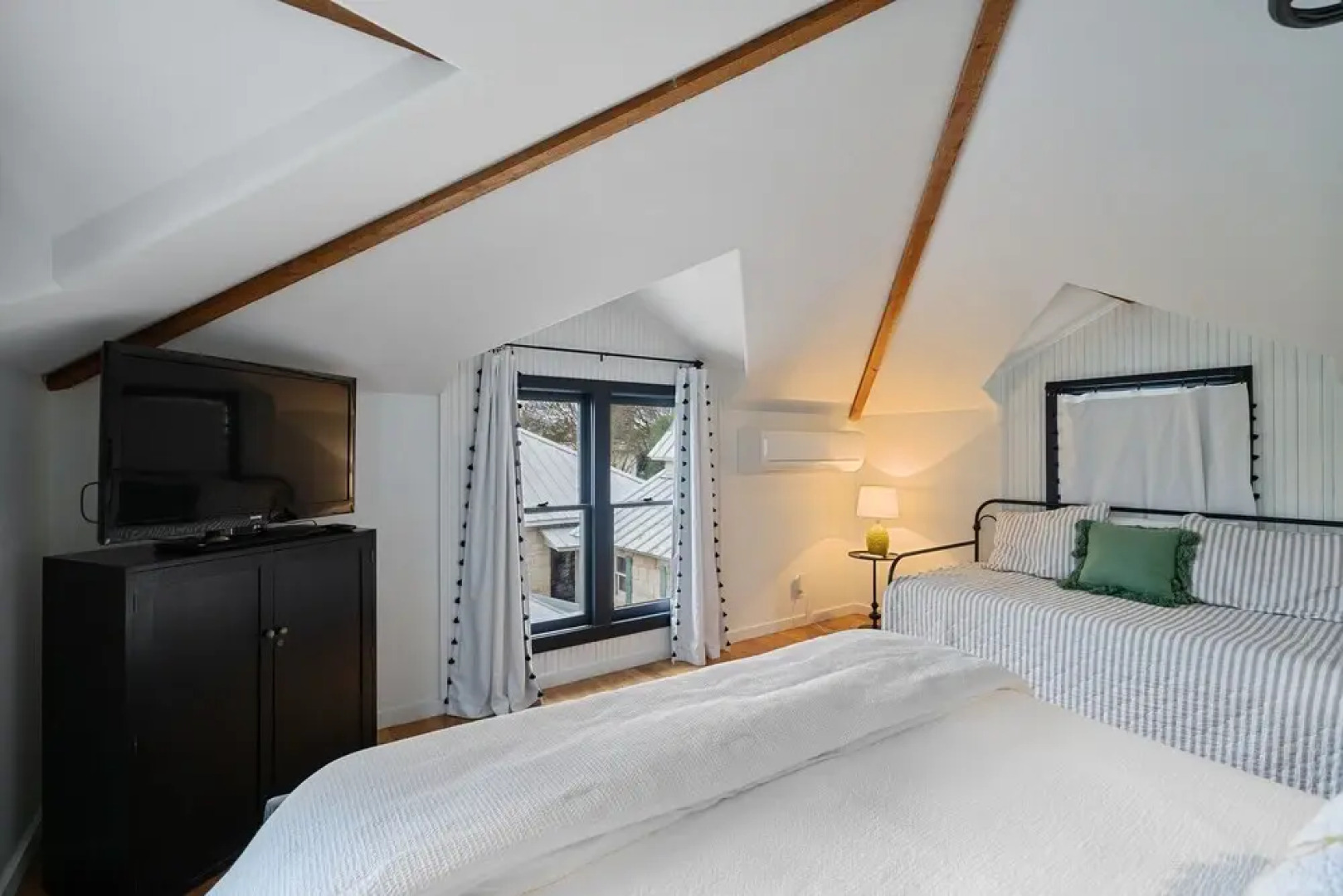 Charming Home With Firepit Just 5 min From Hilmy Cellars