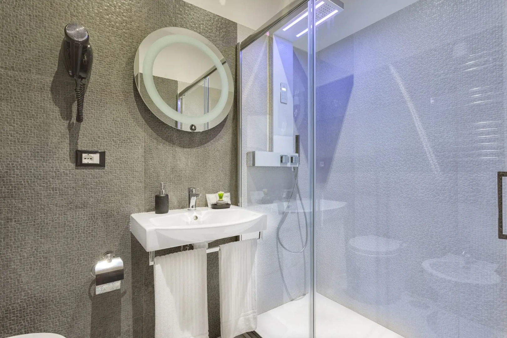 Excellence Suite