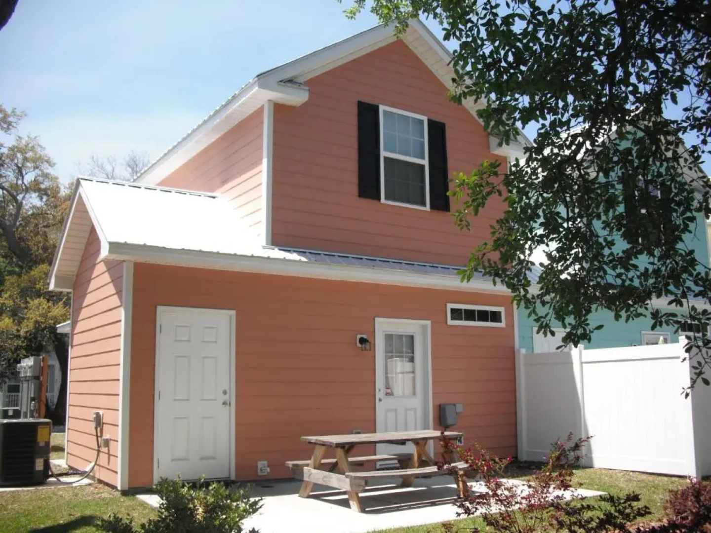 Gulf Stream Cottages 300