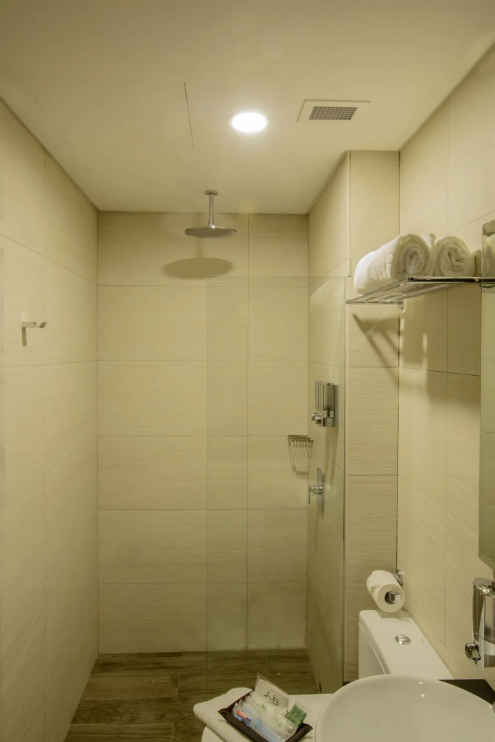 J8 Hotel