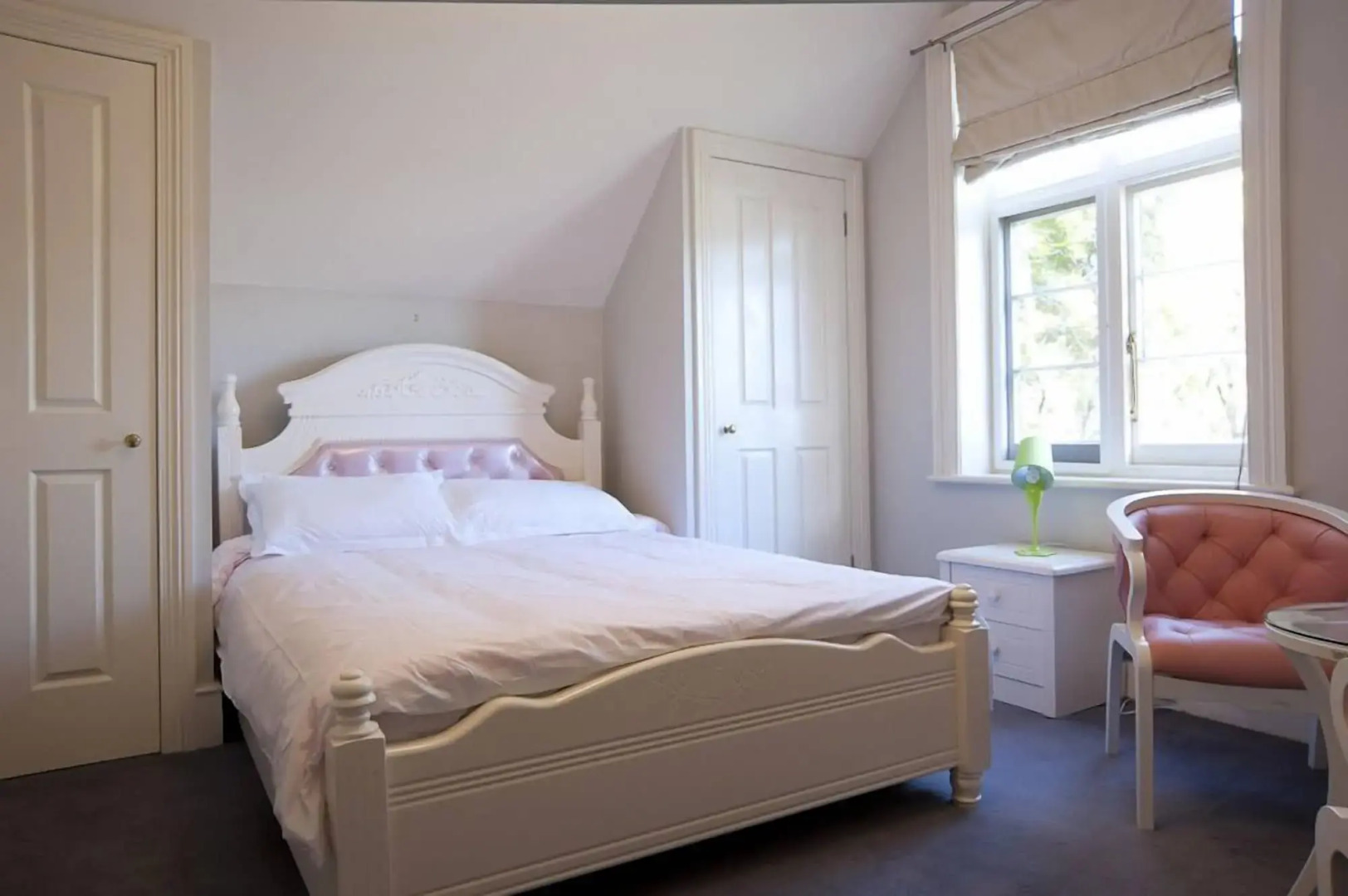 Lowena Cafe and Accommodation