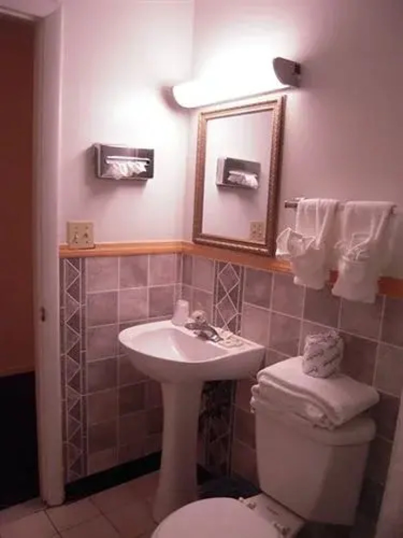 Cocca's Inn & Suites - Route 7