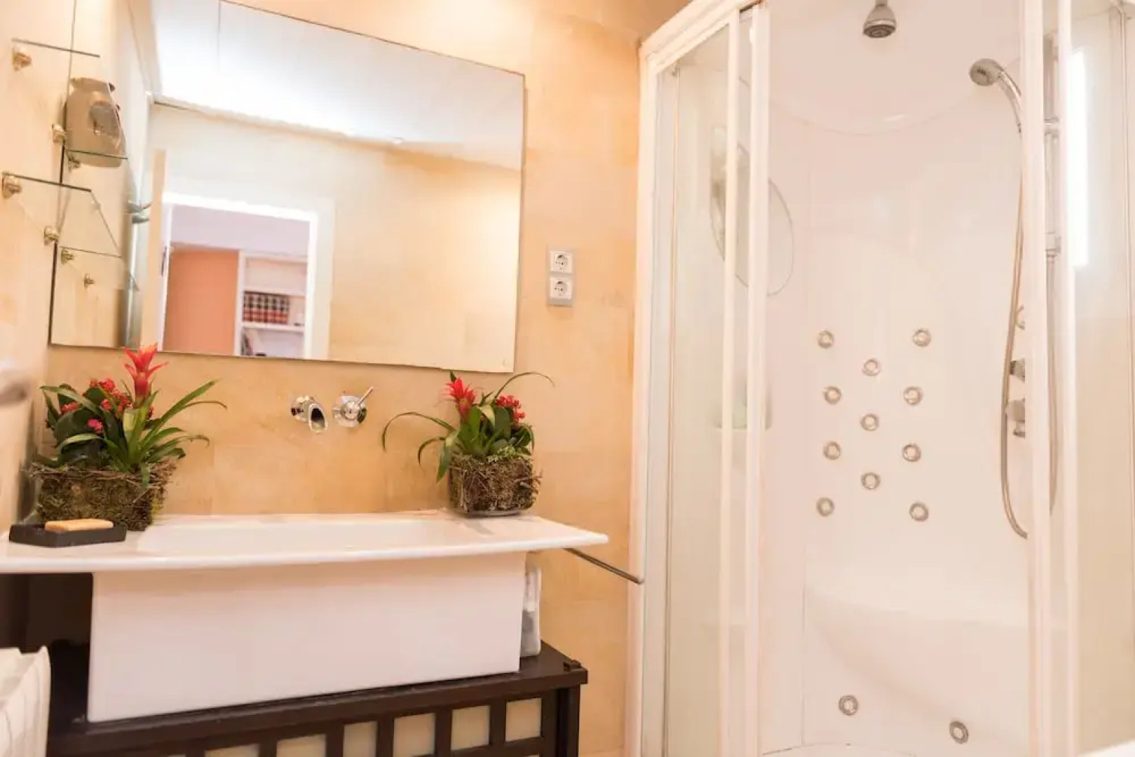 Go Barcelona Guest House