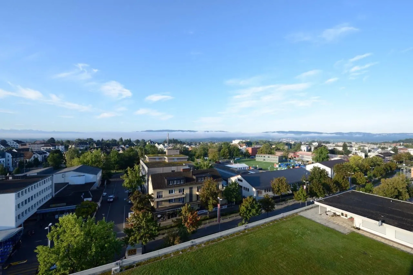 HOTEL illuster - Urban & Local