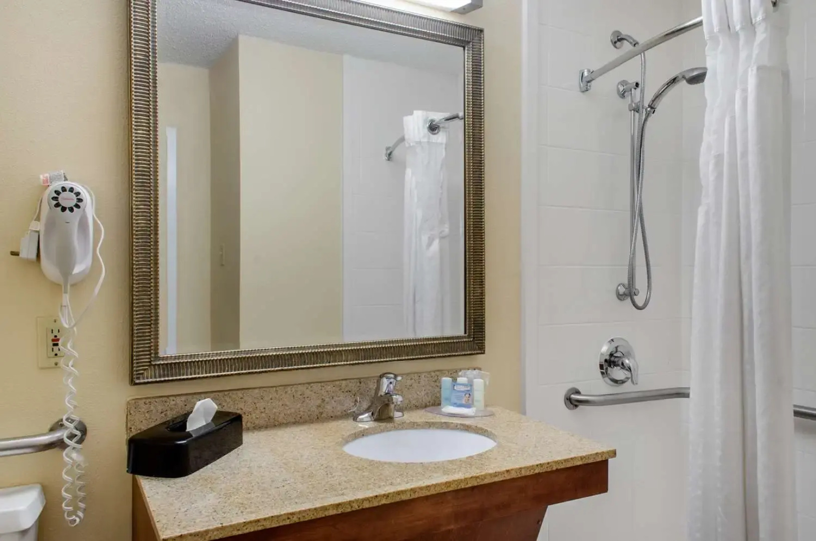 Ramada by Wyndham Shreveport Airport