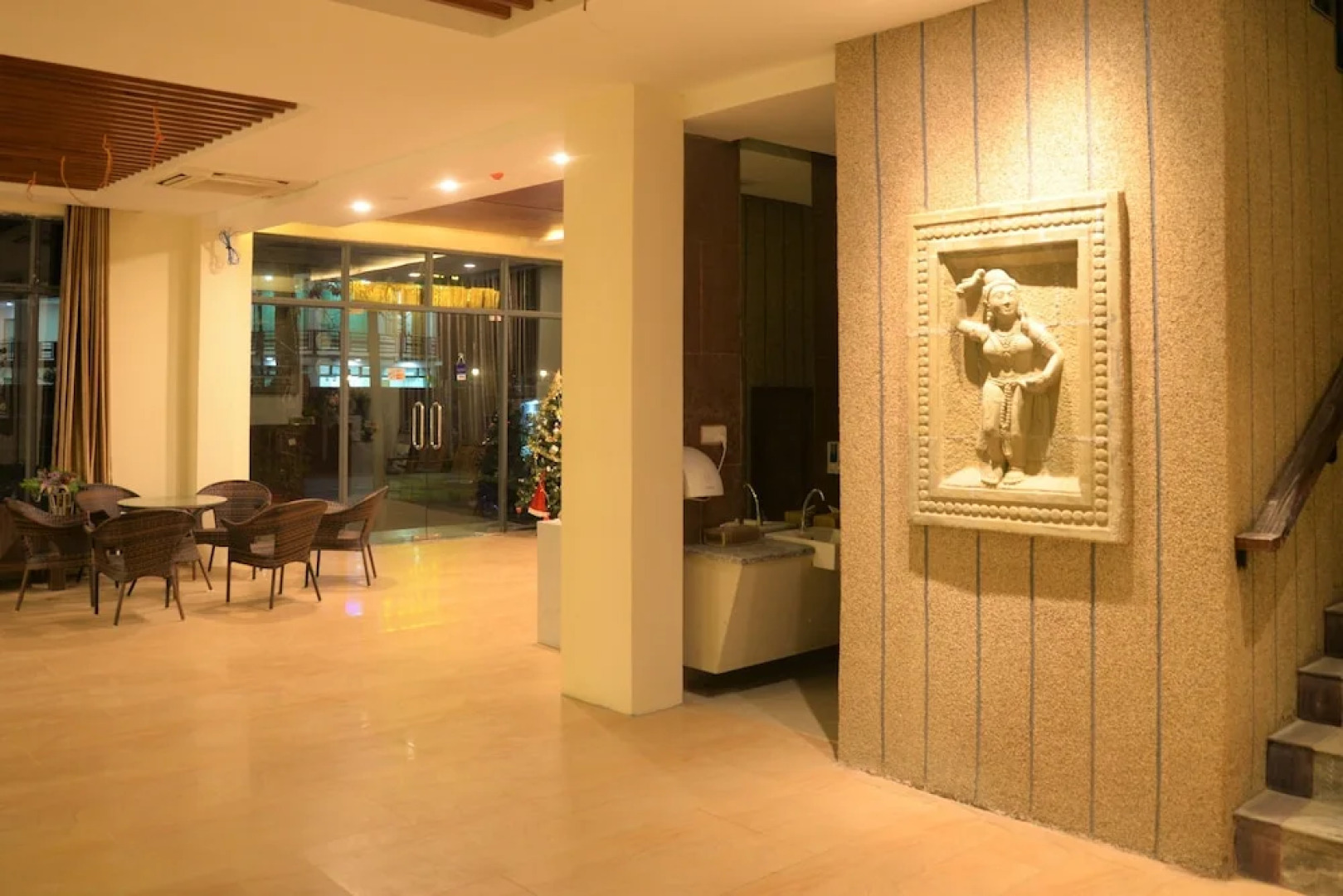 Thazin Palace A Hotel