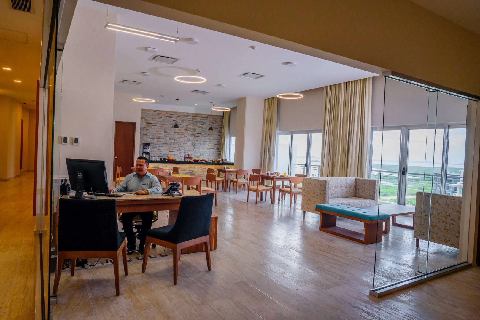 Krystal Urban Cancun & Beach Club