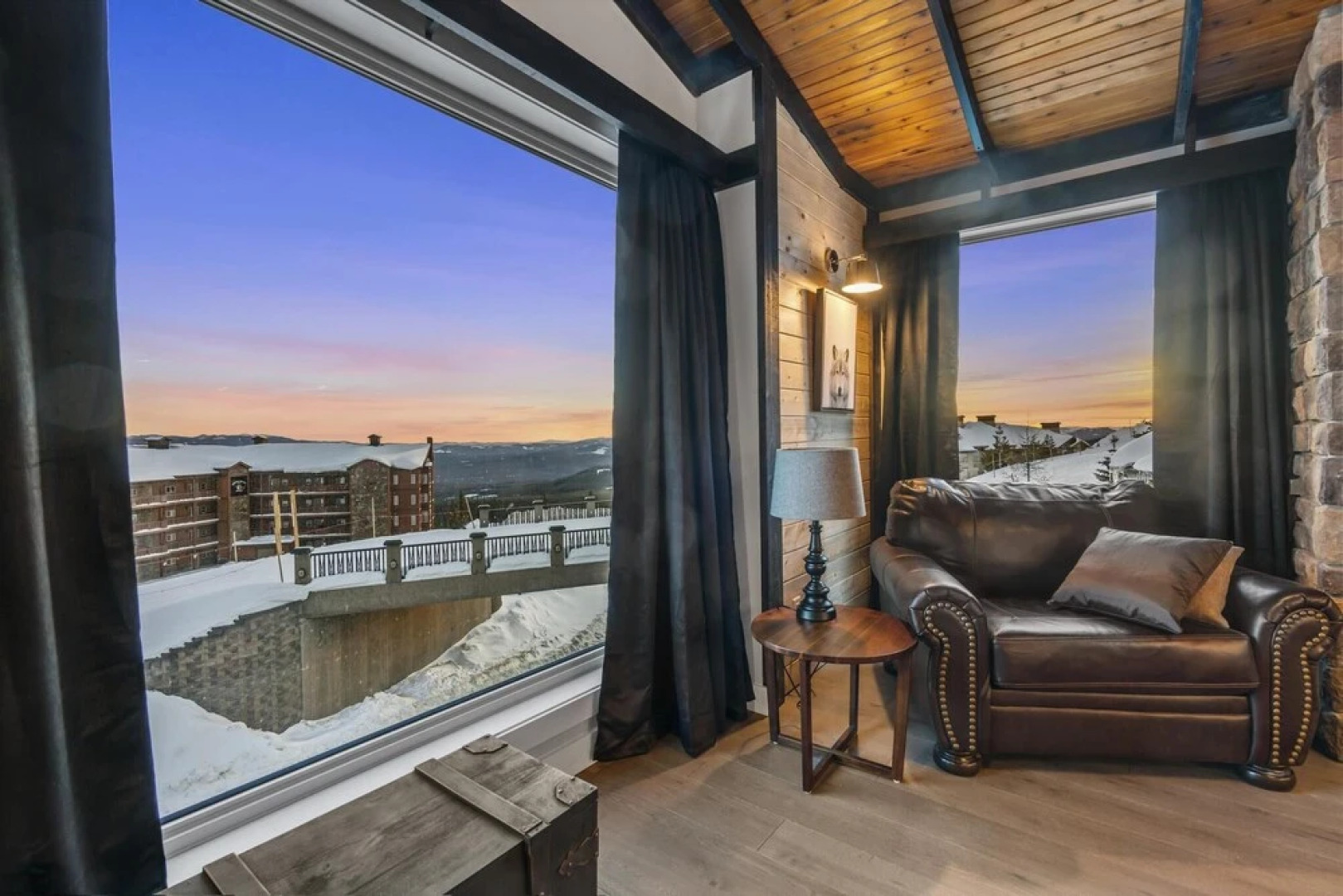 Chalet Monashee-brand New High End W/amazing Views