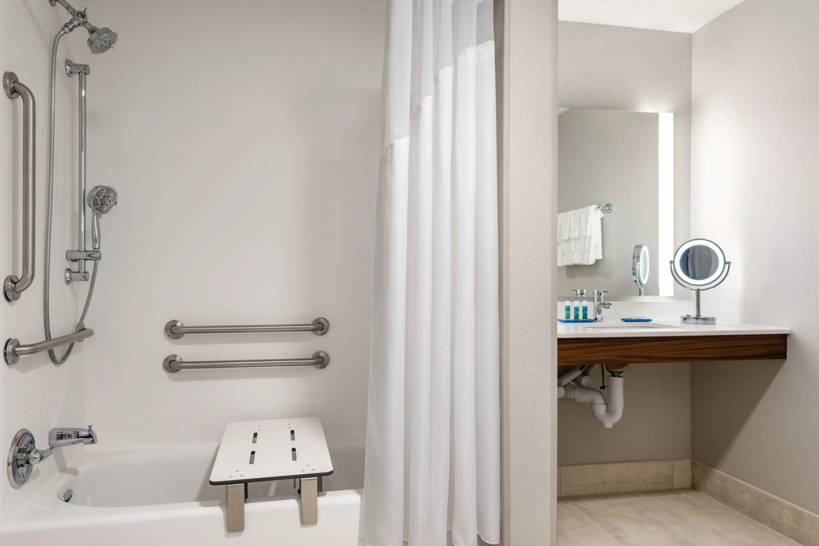 Holiday Inn Express & Suites West Des Moines - Jordan Creek by IHG