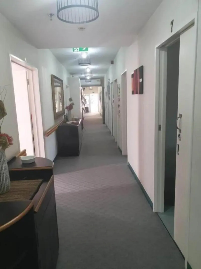 Piwaka Lodge and Backpackers