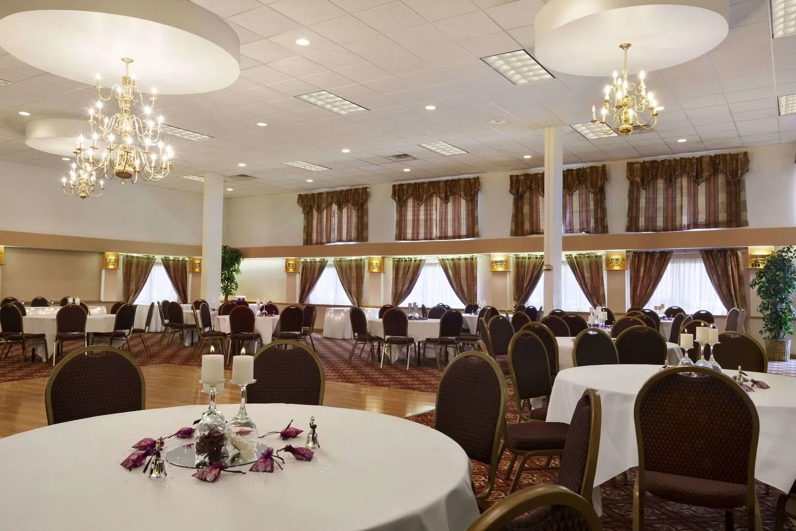 HomeTowne Studios by Red Roof & Conference Center Cortland