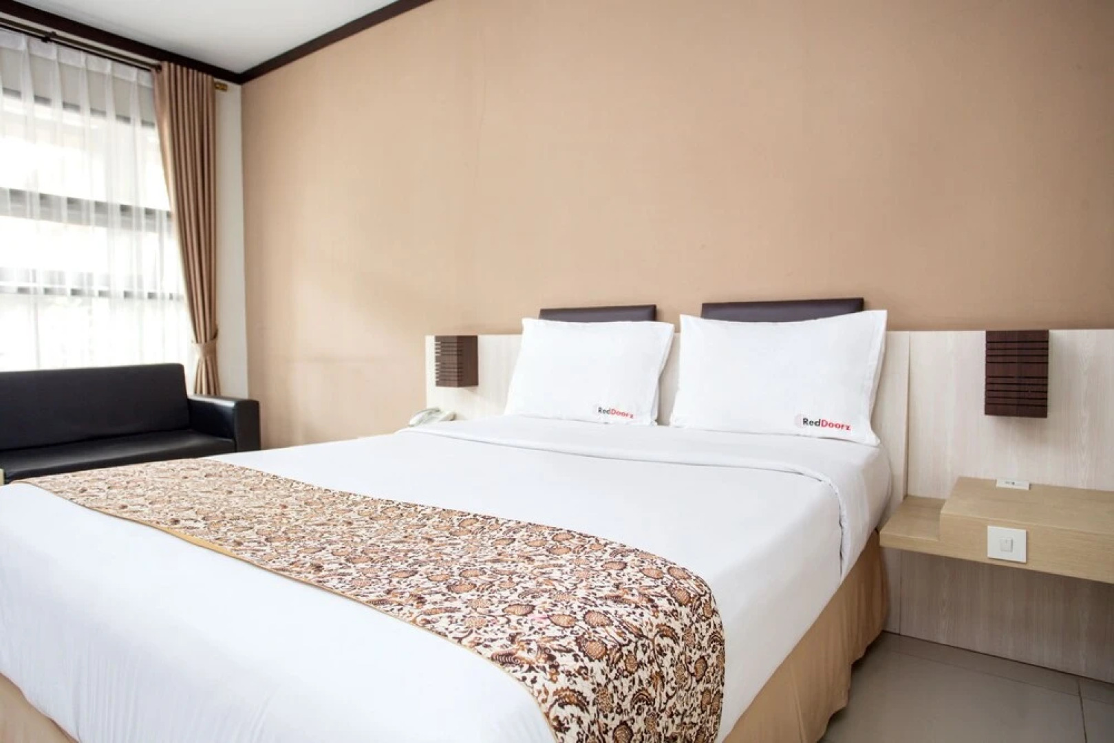 RedDoorz Plus near Farmhouse Lembang